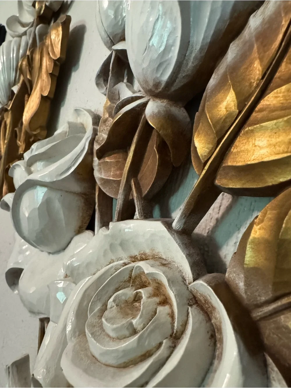 HOMCO White and Gold Floral Wall Décor